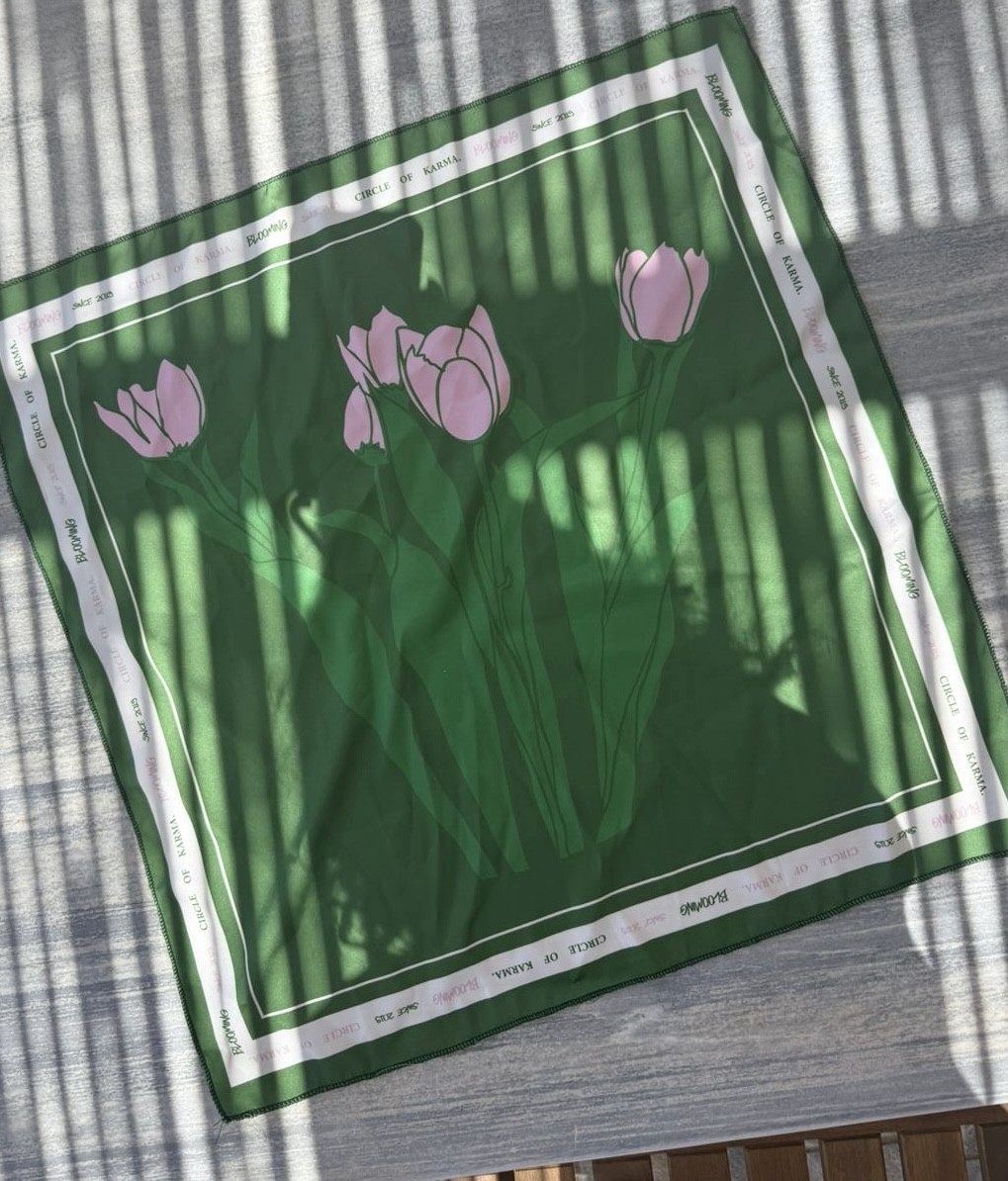 Blooming Pink Tulips -Mantilli